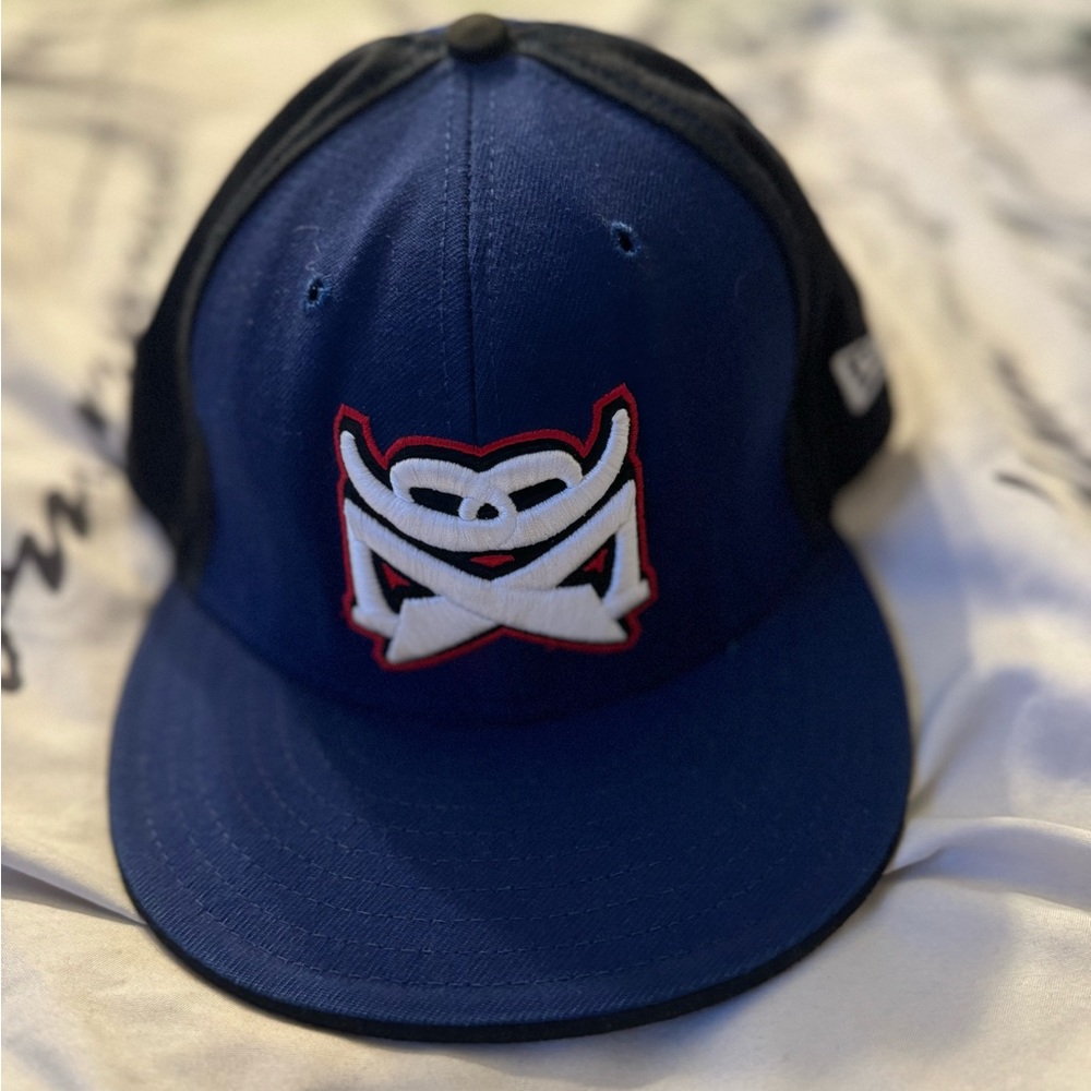 Philadelphia 76’er Fitted Hat
New Era
Size 7 3/4
Original $35